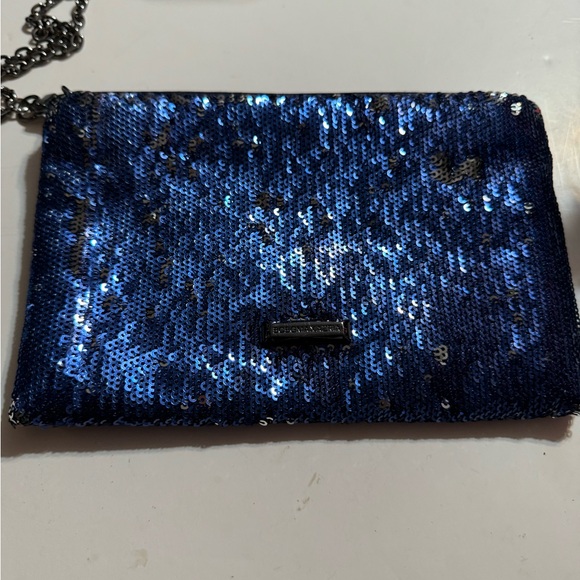 BCBGMaxAzria Blue sequin clutch wristlet, NYE purse, fits iPhone - Picture 6 of 9